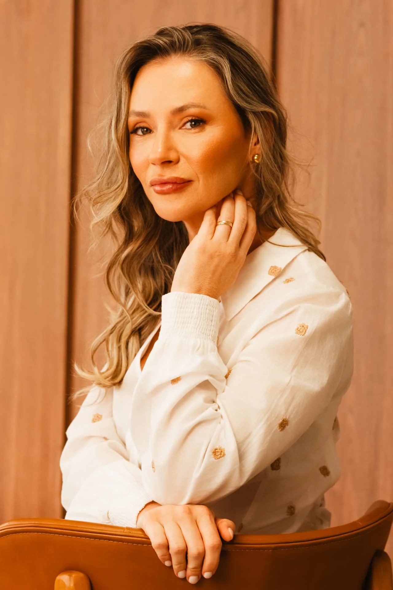 Retrato de Suzana Francisco, consultora financeira empresarial em Florianópolis